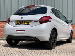 Peugeot 208 thumbnail