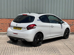 Peugeot 208 thumbnail