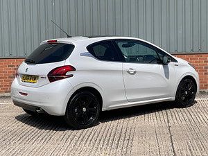Peugeot 208 thumbnail