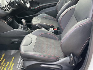 Peugeot 208 thumbnail