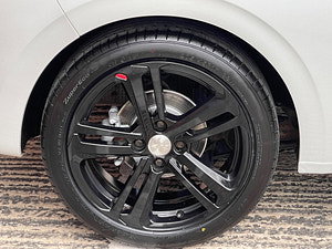 Peugeot 208 thumbnail
