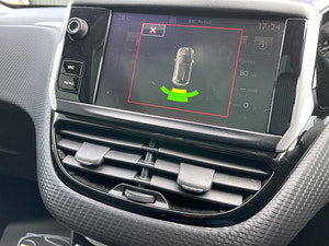 Peugeot 208 thumbnail
