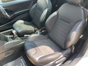 Peugeot 208 thumbnail