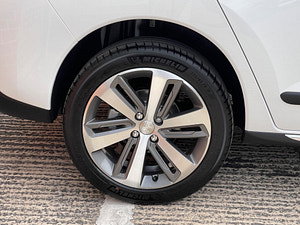 Peugeot 3008 thumbnail