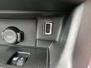 Peugeot 308 thumbnail