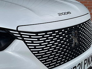 Peugeot E-2008 thumbnail