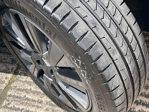 Peugeot E-2008 thumbnail