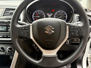 Suzuki SX4 S-Cross thumbnail