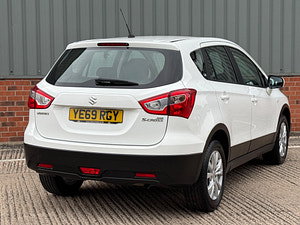 Suzuki SX4 S-Cross thumbnail