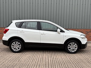 Suzuki SX4 S-Cross thumbnail