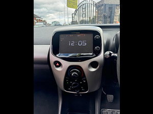 Peugeot 108 thumbnail