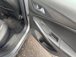 Vauxhall Grandland X thumbnail