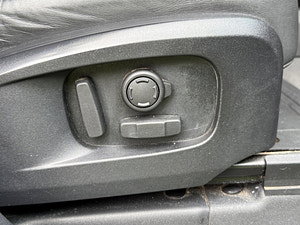 Land Rover DEFENDER 110 thumbnail