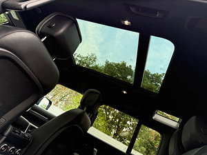 Land Rover DEFENDER 110 thumbnail
