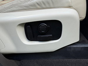 Land Rover DISCOVERY thumbnail