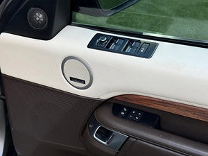 Land Rover DISCOVERY thumbnail