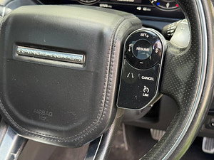 Land Rover Range Rover Velar thumbnail