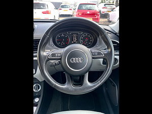 Audi Q3 thumbnail