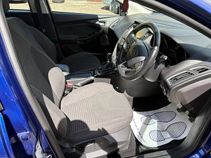 Ford Focus thumbnail