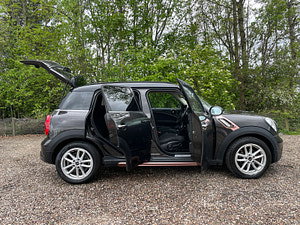 MINI Countryman thumbnail
