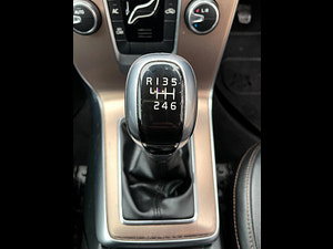 Volvo V40 Cross Country thumbnail