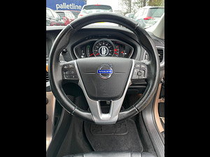 Volvo V40 Cross Country thumbnail