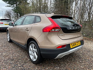 Volvo V40 Cross Country thumbnail