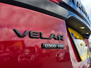 Land Rover Range Rover Velar thumbnail