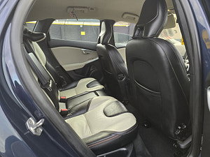 Volvo V40 thumbnail
