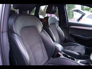 Audi Q3 thumbnail