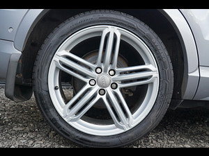Audi Q3 thumbnail