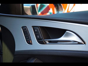 Audi RS6 Avant thumbnail