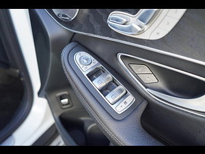 Mercedes-Benz GLC thumbnail