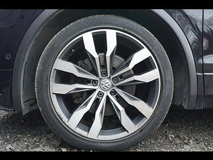 Volkswagen Tiguan thumbnail