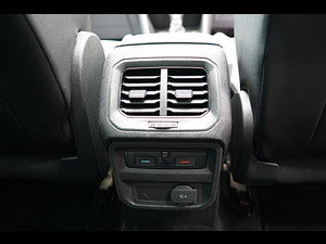 Volkswagen Tiguan thumbnail