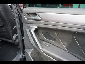 Volkswagen Tiguan thumbnail