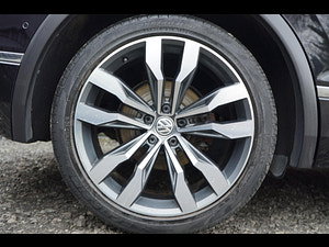Volkswagen Tiguan thumbnail
