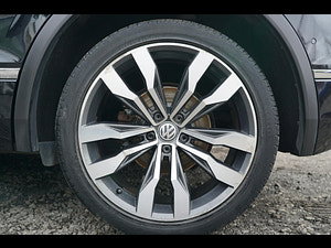 Volkswagen Tiguan thumbnail