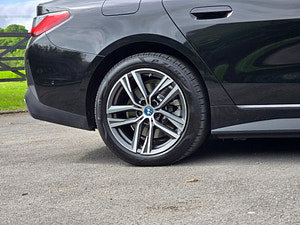 BMW i4 thumbnail