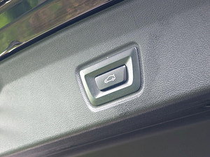BMW i4 thumbnail