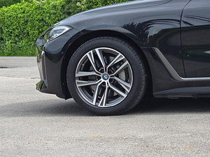 BMW i4 thumbnail