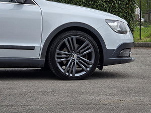 Skoda Superb thumbnail
