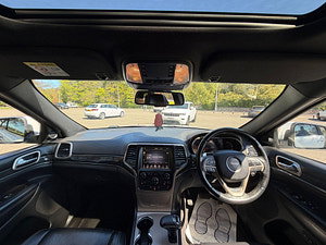 Jeep Grand Cherokee thumbnail