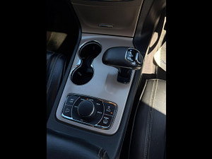 Jeep Grand Cherokee thumbnail