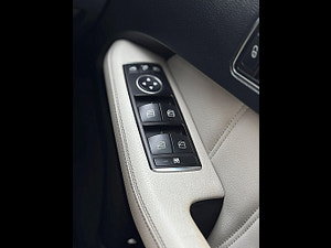 Mercedes-Benz E Class thumbnail