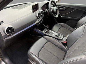 Audi Q2 automatic thumbnail