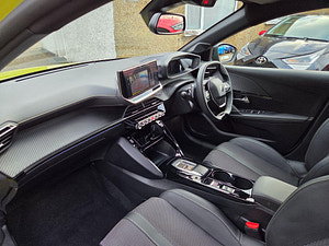 Peugeot 208 thumbnail