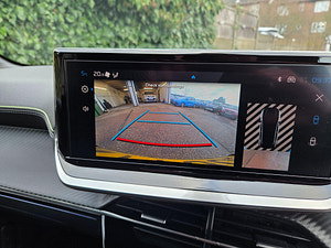 Peugeot 208 thumbnail