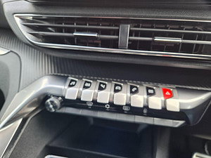 Peugeot 3008 thumbnail