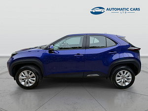 Toyota Yaris cross automatic thumbnail